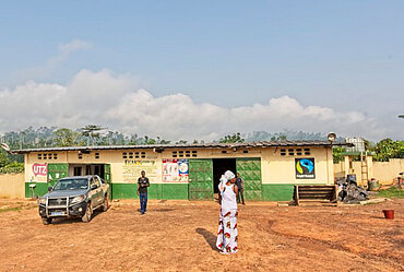 Verwaltungsgebäude der Kooperative ECAKOG im Westen der Elfenbeinküste. © Stanislav Komínek
