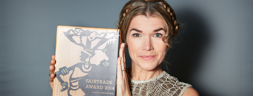 Anke Engelke mit dem Fairtrade-Award 2014