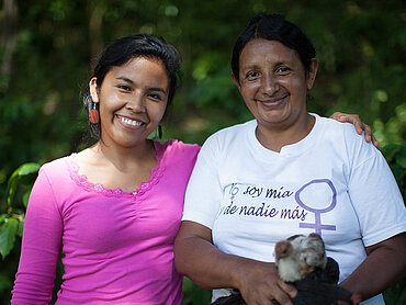 Cristian Gusmán Merlos und Julia Rosario Salinas von der nicaraguanischen Frauen-Kooperative 'Las Diosas' – die Göttlichen | © Sean Hawkey 