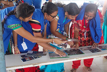 Teilnehmerinnen einer Schulung in Indien. Bilder: Fairtrade Asia and Pacific (NAPP)