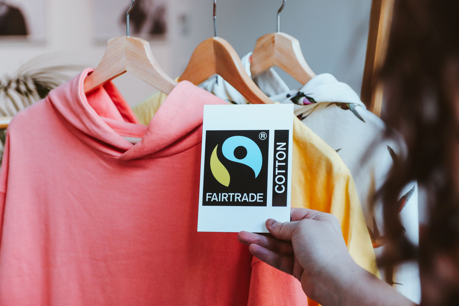 Grüner Knopf Erkennt Fairtrade Baumwollsiegel An Fairtrade Deutschland