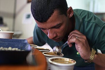 Kaffeeverkostung in Costa Rica. Foto: © James A. Rodríguez