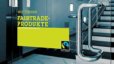 Fairtrade-Aufkleber auf Glastür