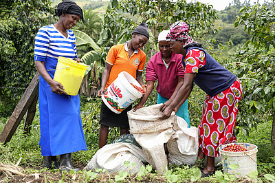 Durch das Projekt “Growing Women in Coffee” können die Frauen heute ein eigenes Einkommen aus dem Kaffeeanbau erwirtschaften.