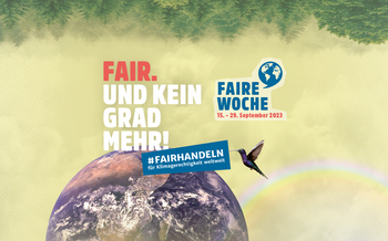 Logo der Fairen Woche 2023. Grafisch dargestellter Vogel und Weltkugel. Dazu der Slogan Fair. Und kein Grad mehr!