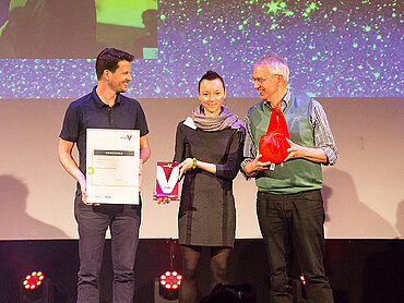 Daniel Caspari, Edith Gmeiner und Dieter Overath bei der Verleihung des mediaV-Awards