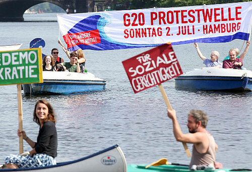 Bild der G20-Protestwellen-Aktion (Bild: KAB Deutschlands e.V.)