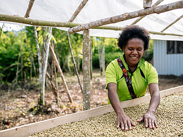 Weltweit unterstützt Fairtrade International Kleinbäuerinnen und Kleinbauern