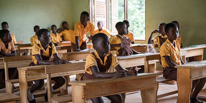 Kinder in einer Schule in Ghana