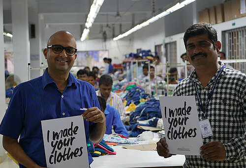  Amit Narke (links) und Hasmukh Dhodi, die Gäste zur Fashion Revolution. Bild: Dominik Jakob