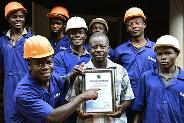Minenarbeiter der Fairtrade-zertifizierten Kooperative SAMA  (Bild: Jan Spille)